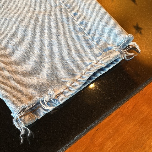 American Eagle Outfitters Aged Blue Traveler Distressed Mom Jeans - Picture 6 of 10